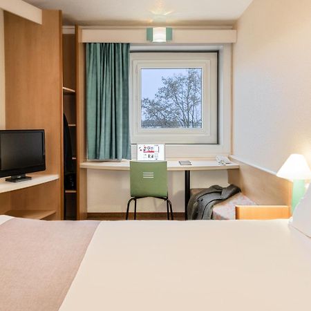 Отель Ibis Paris Pantin Eglise Экстерьер фото