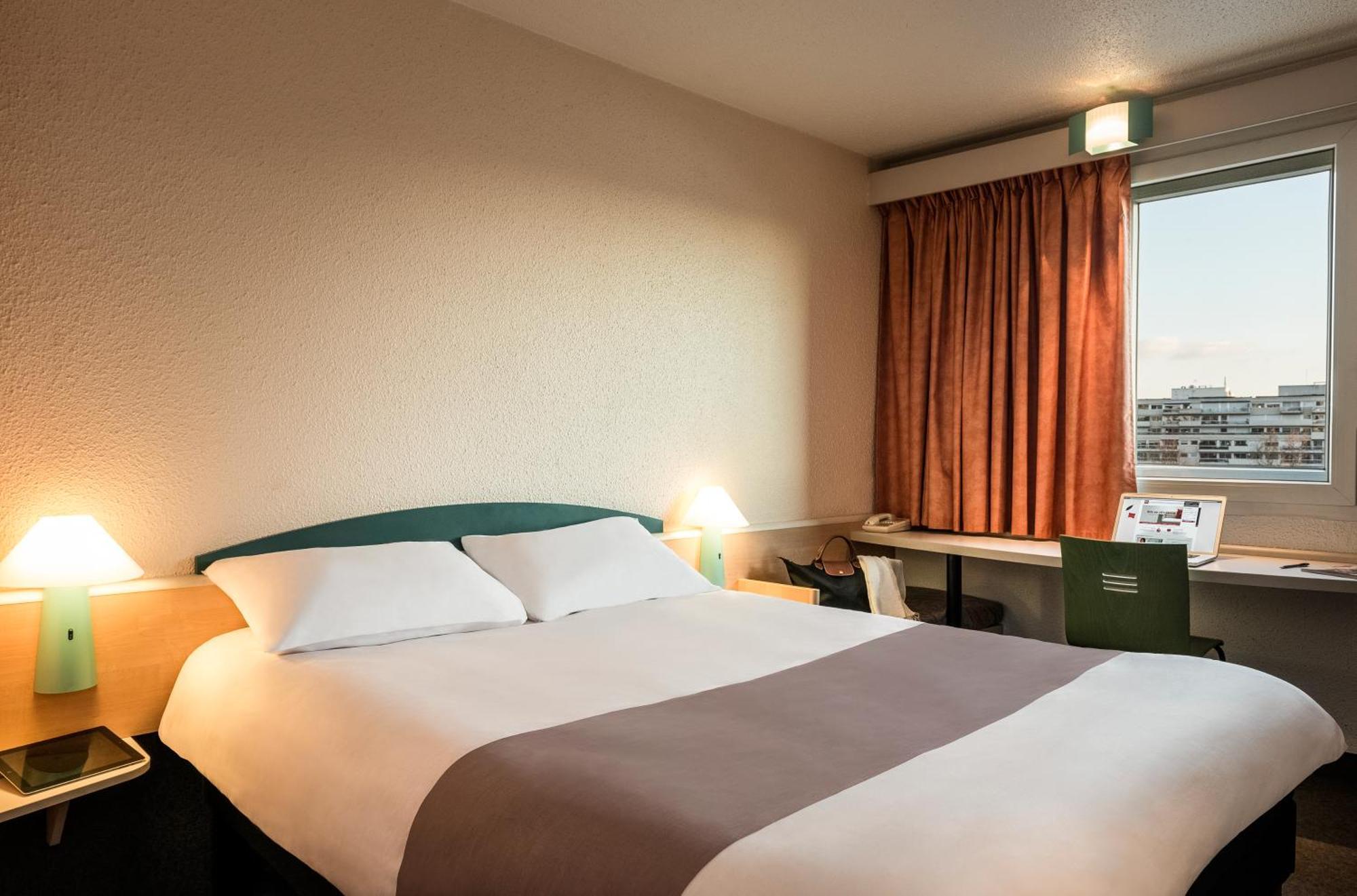 Отель Ibis Paris Pantin Eglise Экстерьер фото